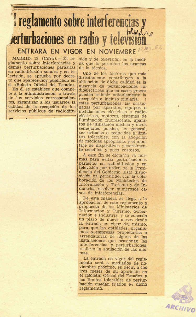 Artículos de prensa franquista sobre las interferencias a la emisora.